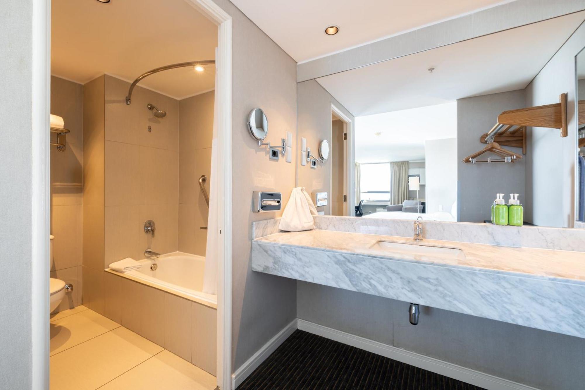 Hotel Express - By Ihg 4*