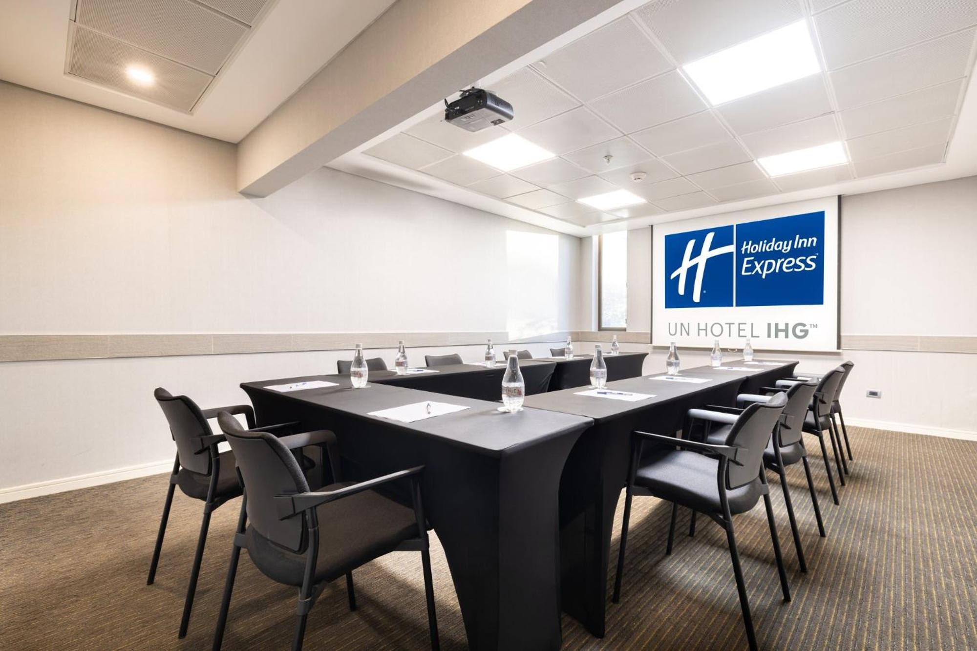Express - By Ihg Hotel 4*