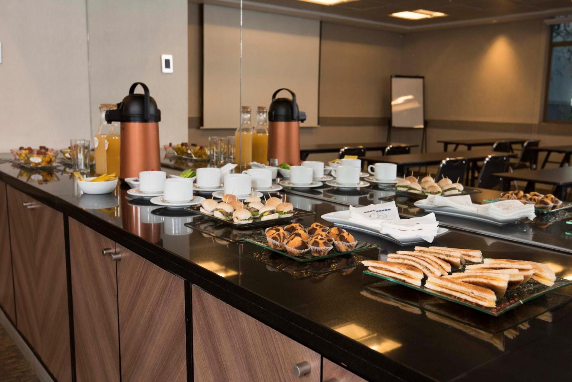 Express - By Ihg 4*